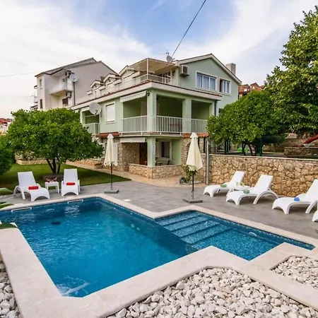 In Okrug Gornji With Pool, Terrace, Ac, Wifi, Washing Machine 3436-5 Lejlighed