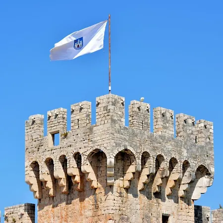 In Okrug Gornji With Pool, Terrace, Ac, Wifi, Washing Machine 3436-5 Traù