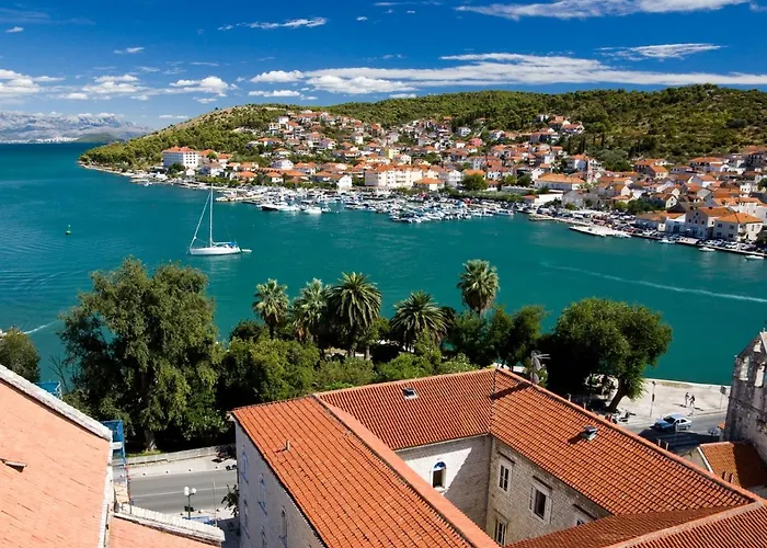 In Okrug Gornji With Pool, Terrace, Ac, Wifi, Washing Machine 3436-5 Appartement Trogir