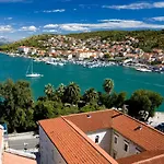 In Okrug Gornji With Pool, Terrace, Ac, Wifi, Washing Machine 3436-5 Appartamento Traù