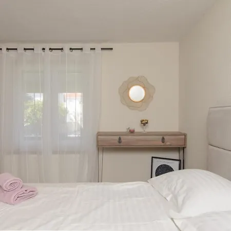 شقة In Okrug Gornji With Pool, Terrace, Ac, Wifi, Washing Machine 3436-5