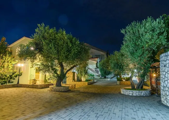 公寓 In Okrug Gornji With Pool, Terrace, Ac, Wifi, Washing Machine 3436-5
