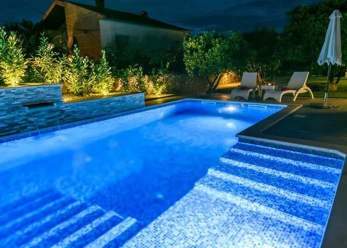 In Okrug Gornji With Pool, Terrace, Ac, Wifi, Washing Machine 3436-5