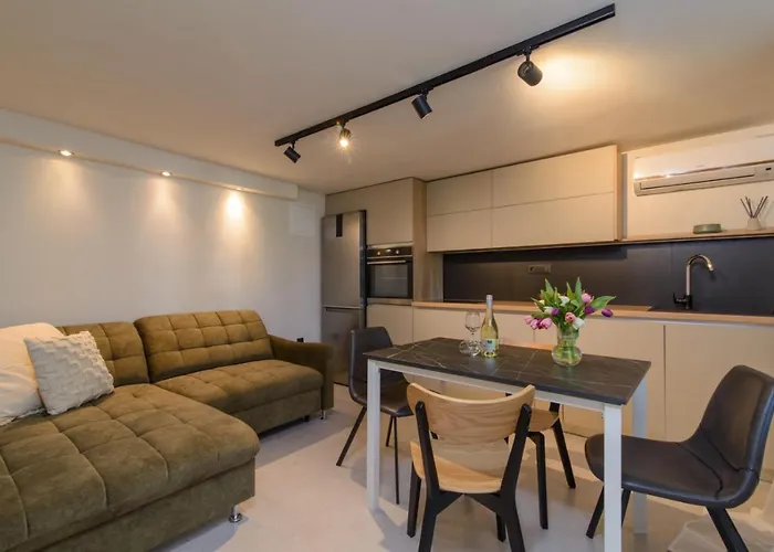 شقة In Okrug Gornji With Pool, Terrace, Ac, Wifi, Washing Machine 3436-5