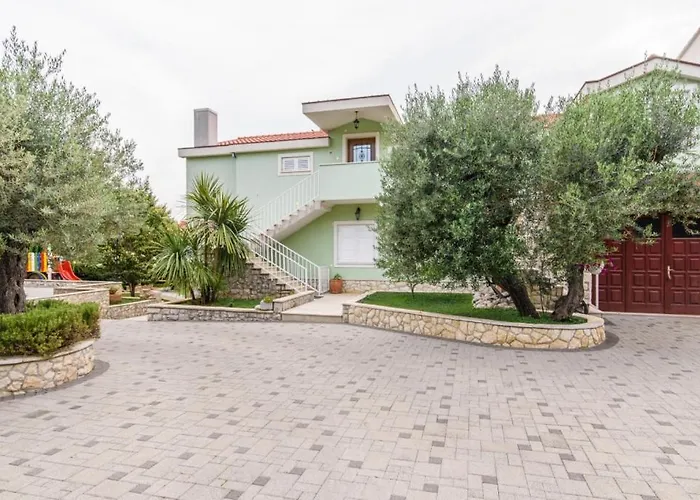 In Okrug Gornji With Pool, Terrace, Ac, Wifi, Washing Machine 3436-5