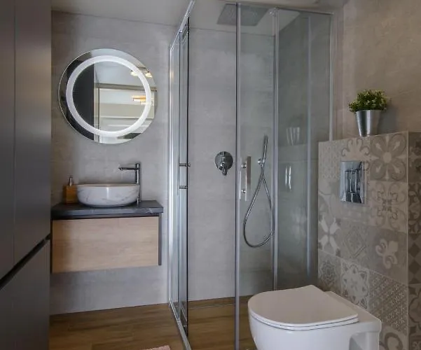 In Okrug Gornji With Pool, Terrace, Ac, Wifi, Washing Machine 3436-5 * تروغير